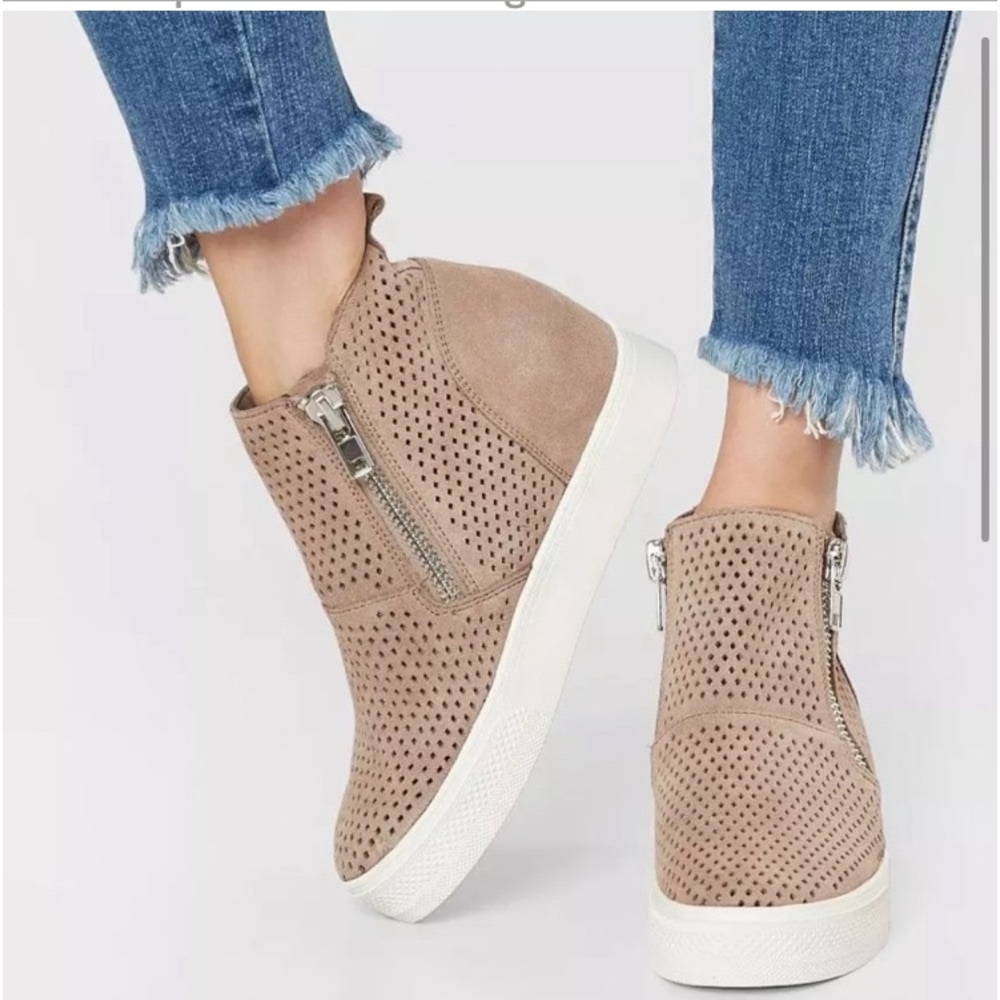 Steve Madden Leather Wedgie P ankle bootie/shoe